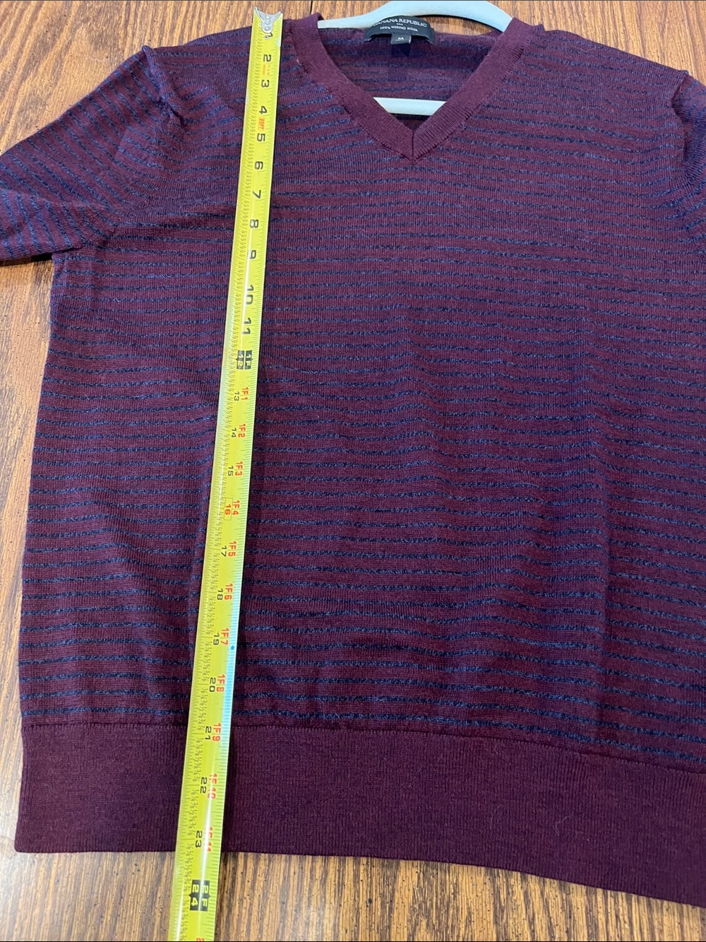 Banana Republic Men's Merino Wool V-Neck Sweater medium - Picture 5 of 5